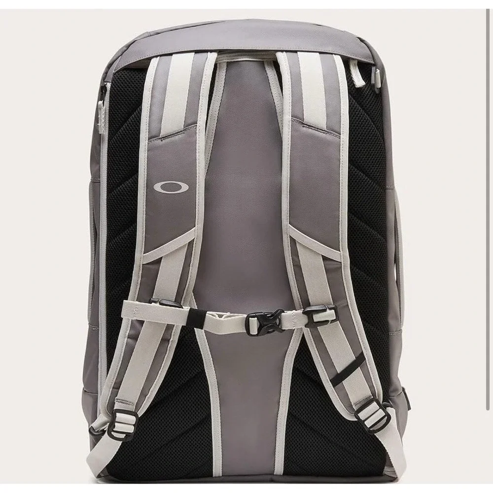Oakley Rover‎ Convertible Bag, New With tags, MSRP $185, Storm Front, Unisex